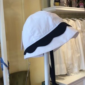 NWT White & Navy Blue Hat The Beaufort Bonnet TBBC